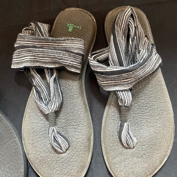 Sandals Bundle - Picture 3 of 5